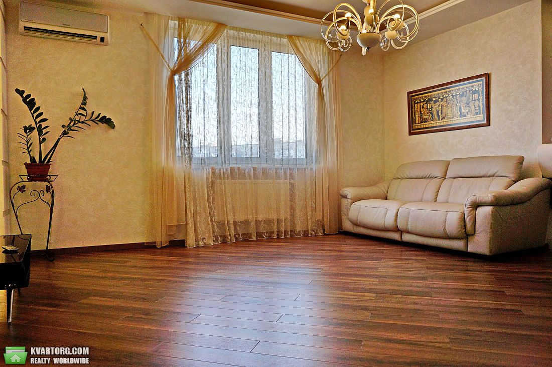 Rent out 3-room apartment. Киев,  Тычины пр — photo 2