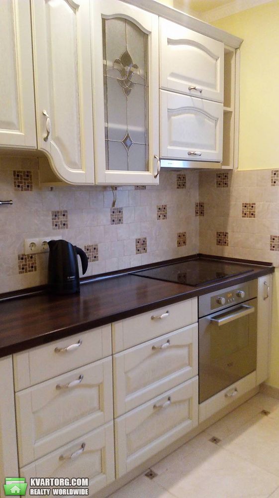 Rent out 2-room apartment. Киев, Каштановая — photo 1