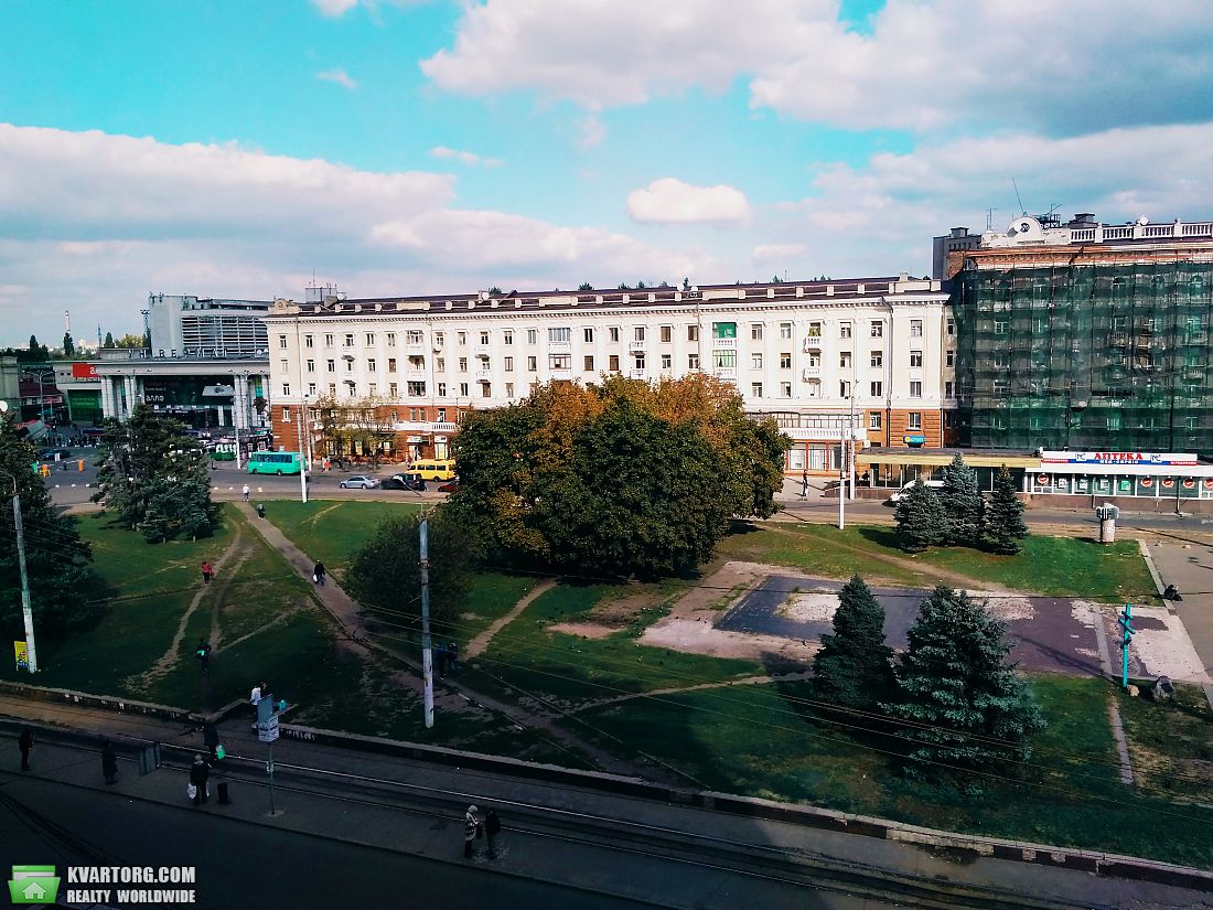 Sell 2-room apartment. Днепропетровск,  Петровского пл. — photo 6
