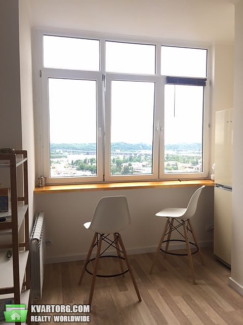 Rent out 1-room apartment. Киев,  Урловская — photo 1