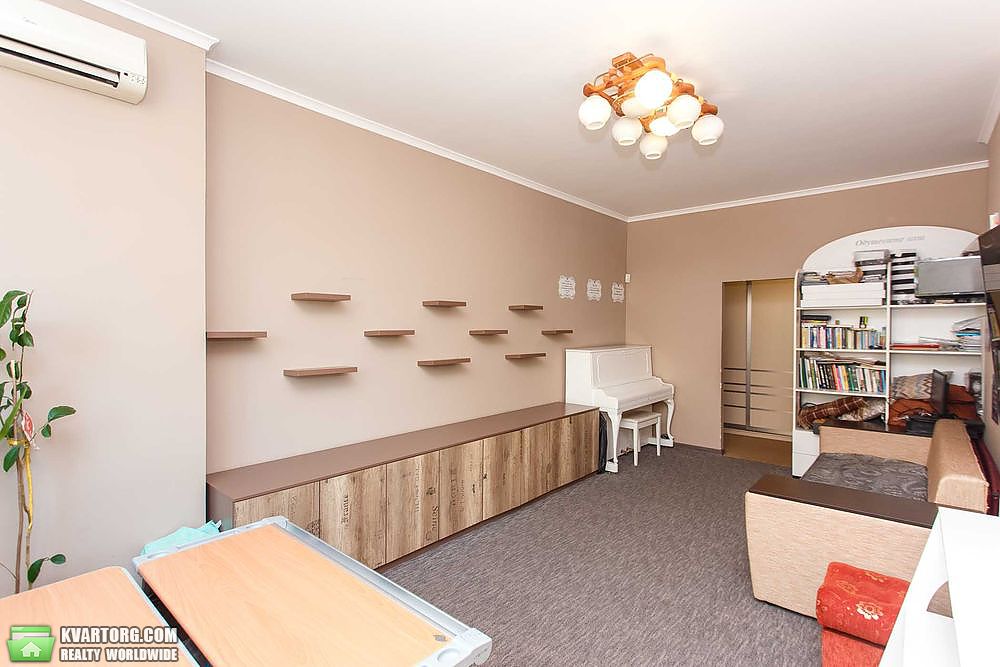 Sell 3-room apartment. Киев, Вышгородская — photo 1