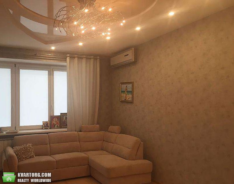 Rent out 2-room apartment. Киев,  Вышгородская — photo 2