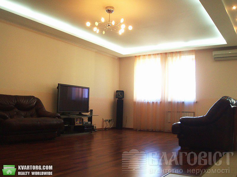 Sell 4-room apartment. Киев,  Луначарского — photo 1