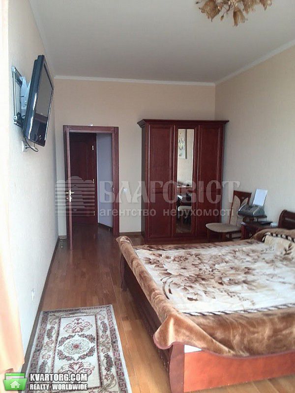 Rent out 3-room apartment. Киев,  Щорса — photo 4