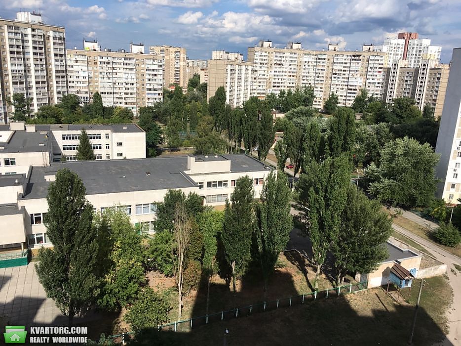Sell 3-room apartment. Киев,  Ревуцкого — photo 1