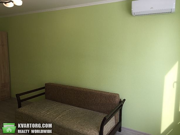 Rent out 1-room apartment. Киев,  Конева — photo 4