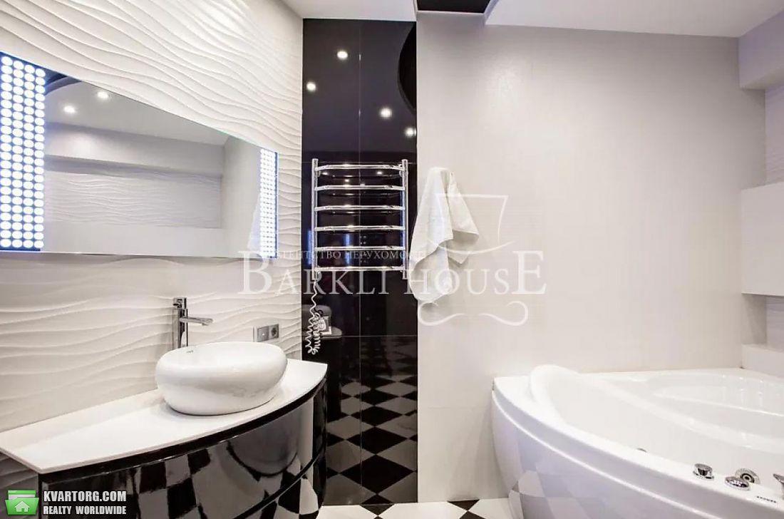 Rent out 3-room apartment. Киев,  Черновола — photo 9