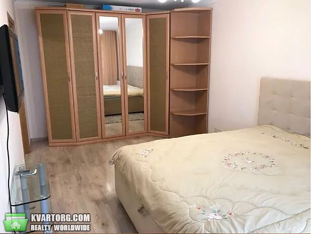 Rent out 2-room apartment. Киев,  Щорса — photo 5