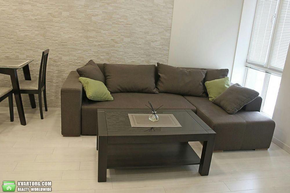 Rent out 2-room apartment. Киев,  Вышгородская — photo 1