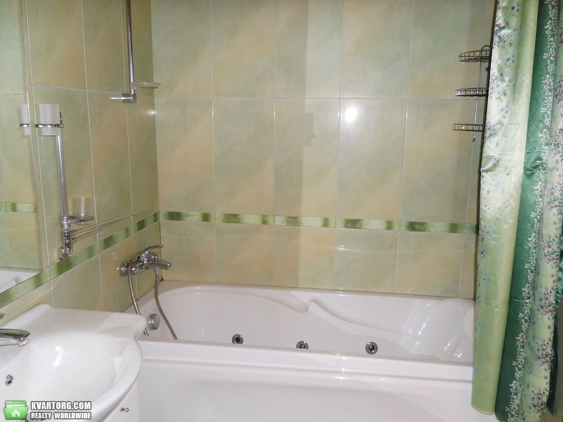 Rent out 2-room apartment. Киев,  Владимирская — photo 6