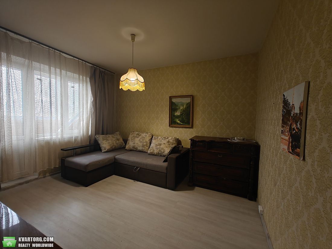 Rent out 3-room apartment. Киев,  Маяковского — photo 1