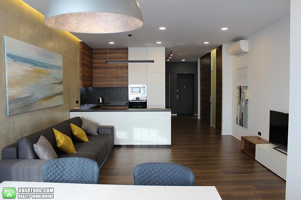 Rent out 3-room apartment. Киев,  Кловский спуск — photo 1