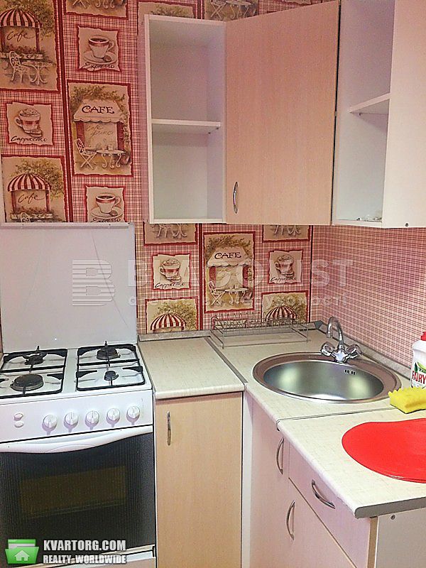 Rent out 1-room apartment. Киев,  Жилянская — photo 4