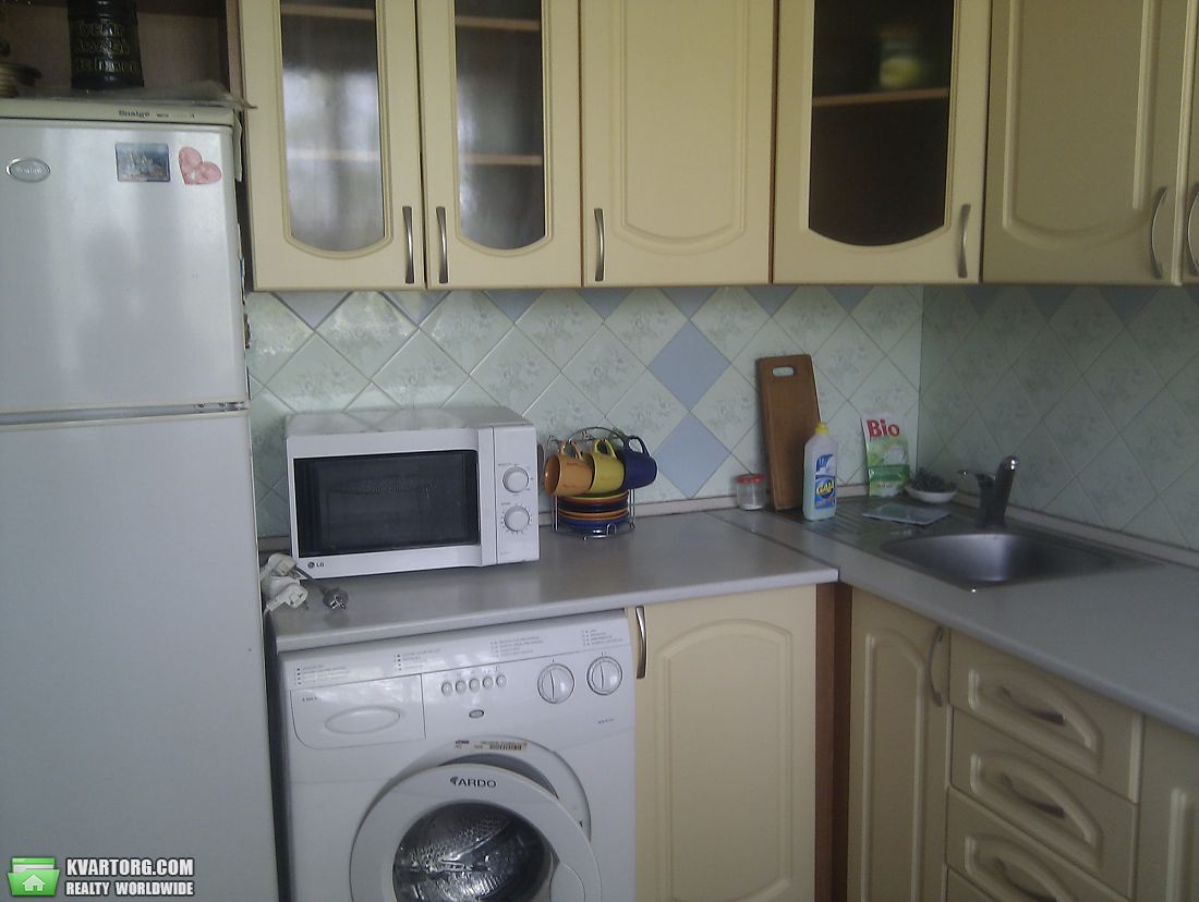 Rent out 3-room apartment. Киев,  Симиренко — photo 9