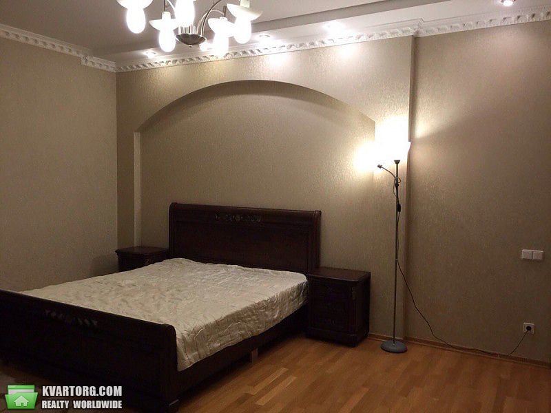Rent out 4-room apartment. Киев,  Щорса — photo 5