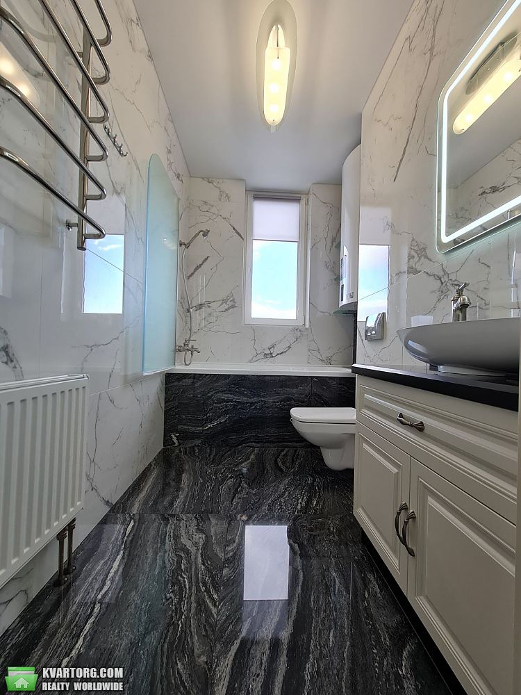 Rent out 3-room apartment. Киев,  Дегтяренко — photo 7