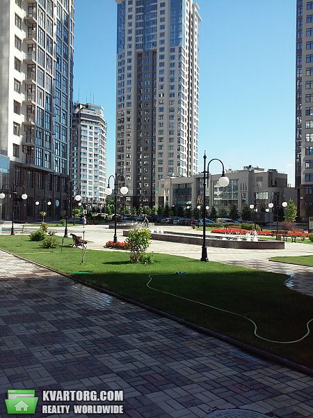 Sell 3-room apartment. Киев, Драгомирова — photo 1