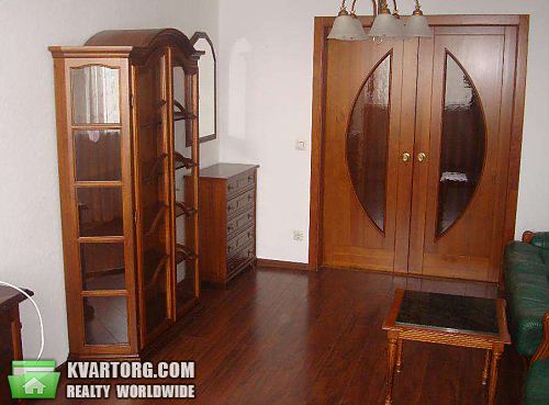 Rent out 2-room apartment. Киев, Панельная — photo 6