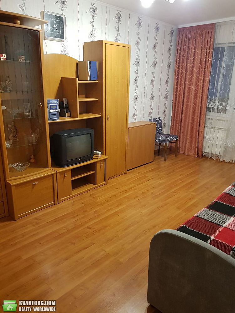 Rent out 2-room apartment. Киев,  Симиренко — photo 4