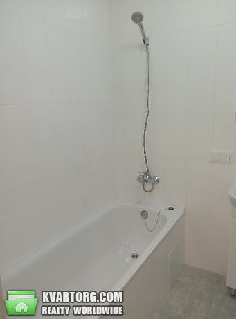 Rent out 2-room apartment. Киев,  Харьковское шоссе — photo 8