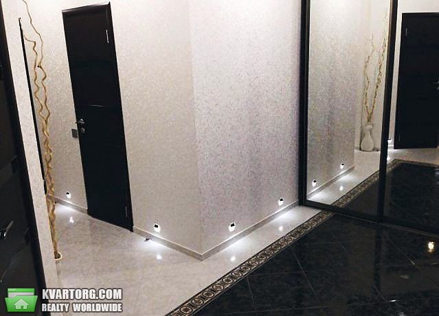 Sell 2-room apartment. Киев,  Амосова — photo 3