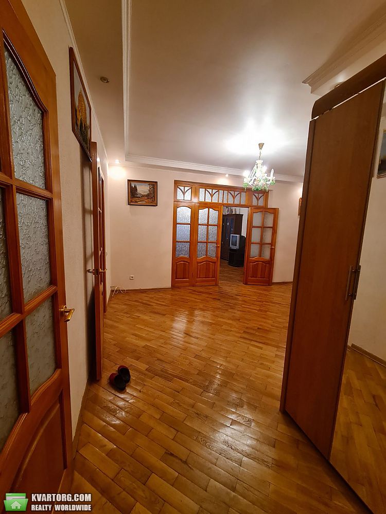 Rent out 3-room apartment. Киев,  Пожарского — photo 2