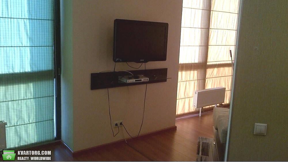 Rent out 1-room apartment. Киев, бульвар Тараса Шевченко — photo 1