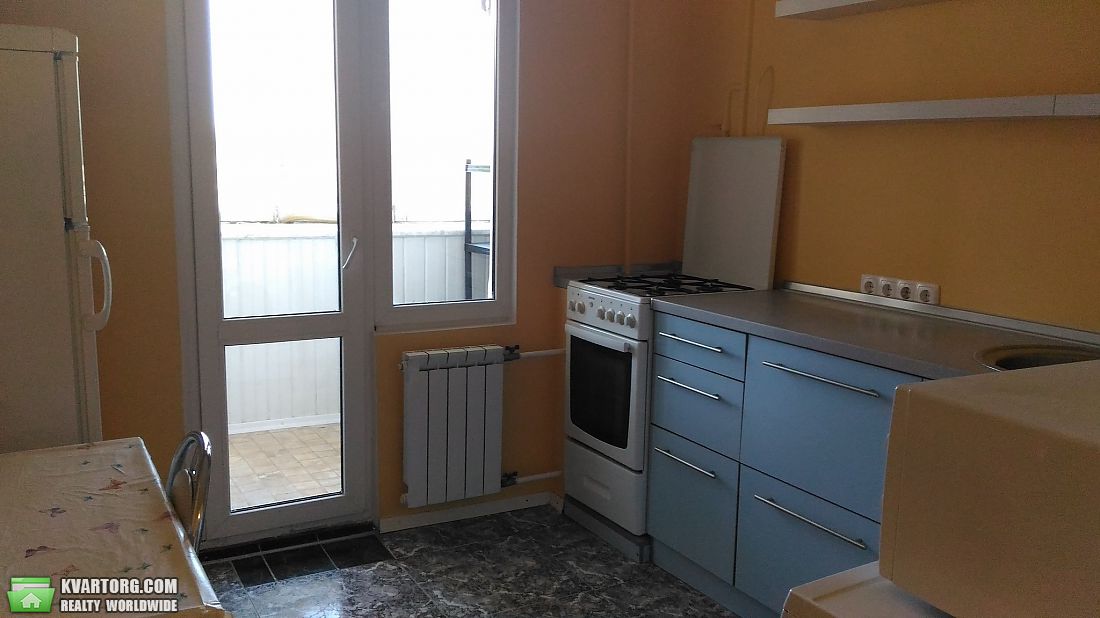 Rent out 3-room apartment. Киев,  Прилужная — photo 10