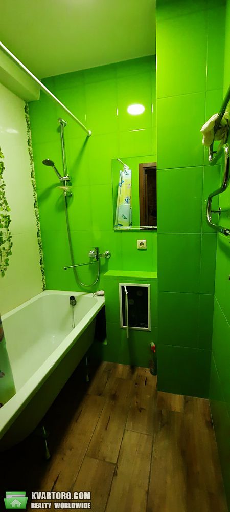 Rent out 2-room apartment. Киев,  Жукова — photo 1