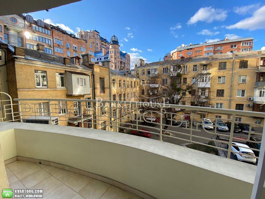 Rent out 4-room apartment. Киев,  Тургеневская — photo 5