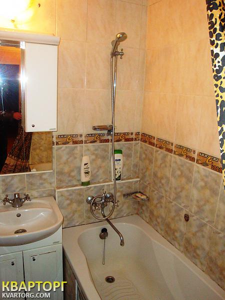 Rent out 2-room apartment. Киев,  Харьковское шоссе — photo 4