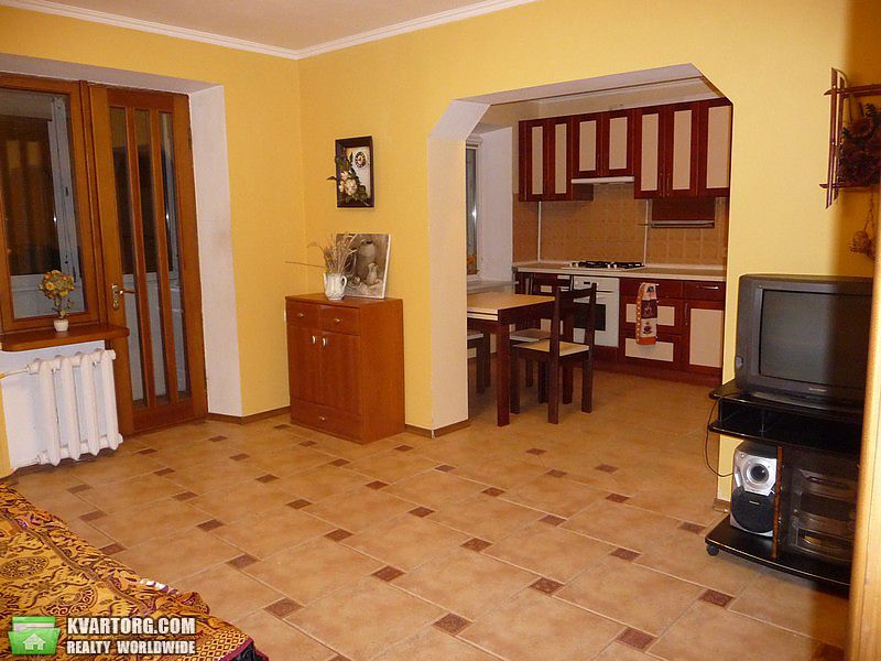 Rent out 3-room apartment. Одесса, Королева — photo 1