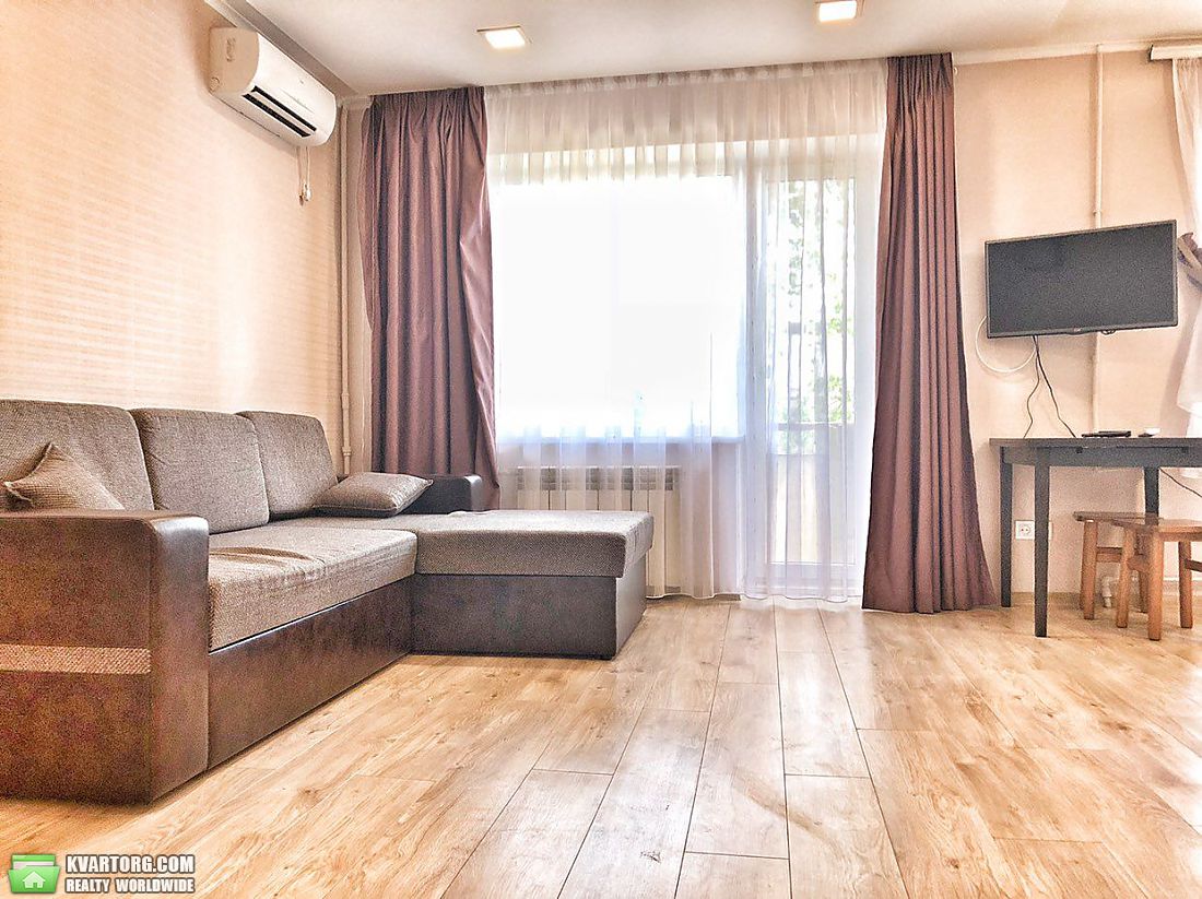 Rent out 2-room apartment. Днепропетровск,  Севастопольская — photo 1