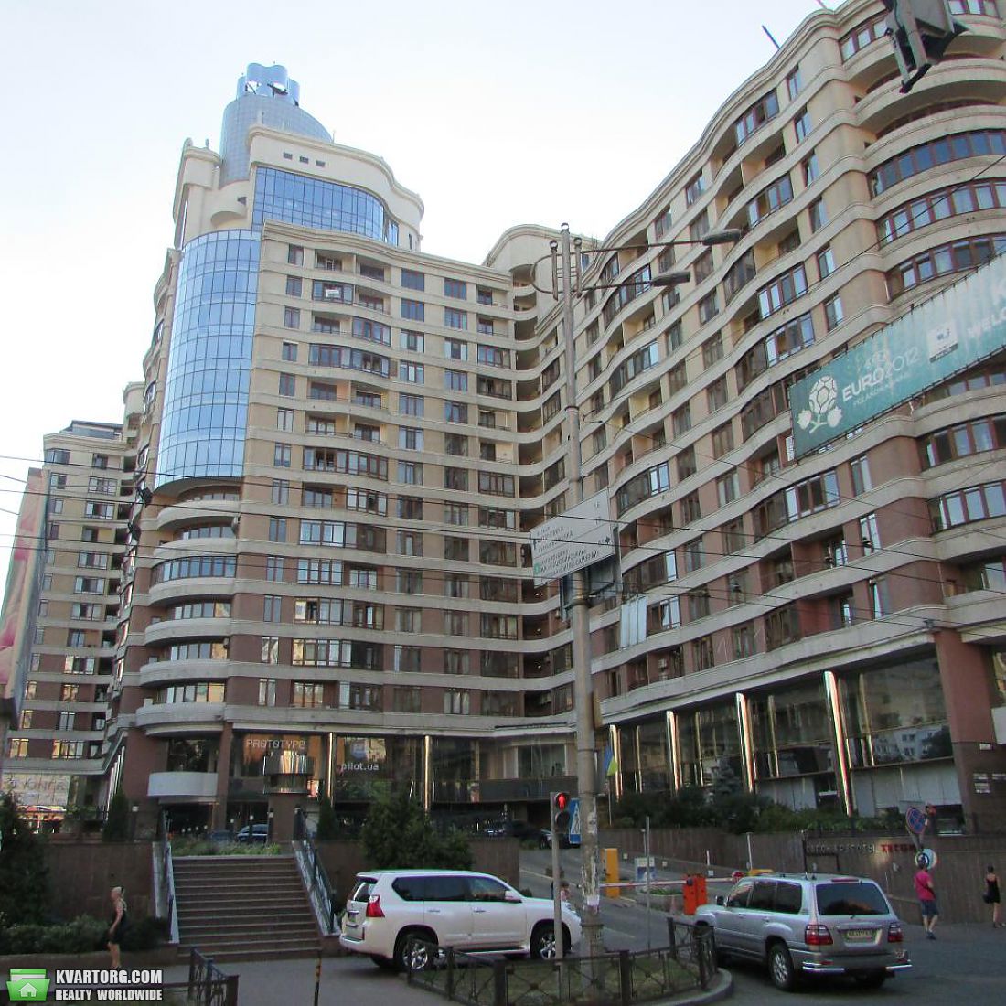 Rent out 2-room apartment. Киев,  Жилянская — photo 9