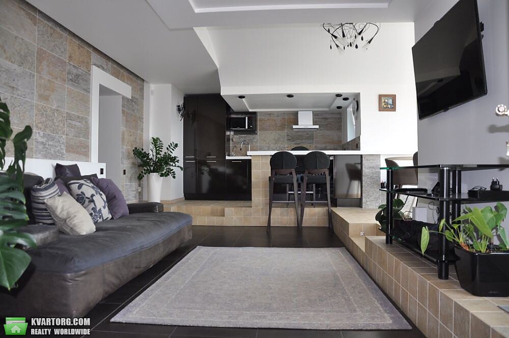 Rent out 4-room apartment. Киев,  Голосеевский пр — photo 1