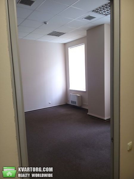 Rent out office. Киев, Жилянская — photo 1