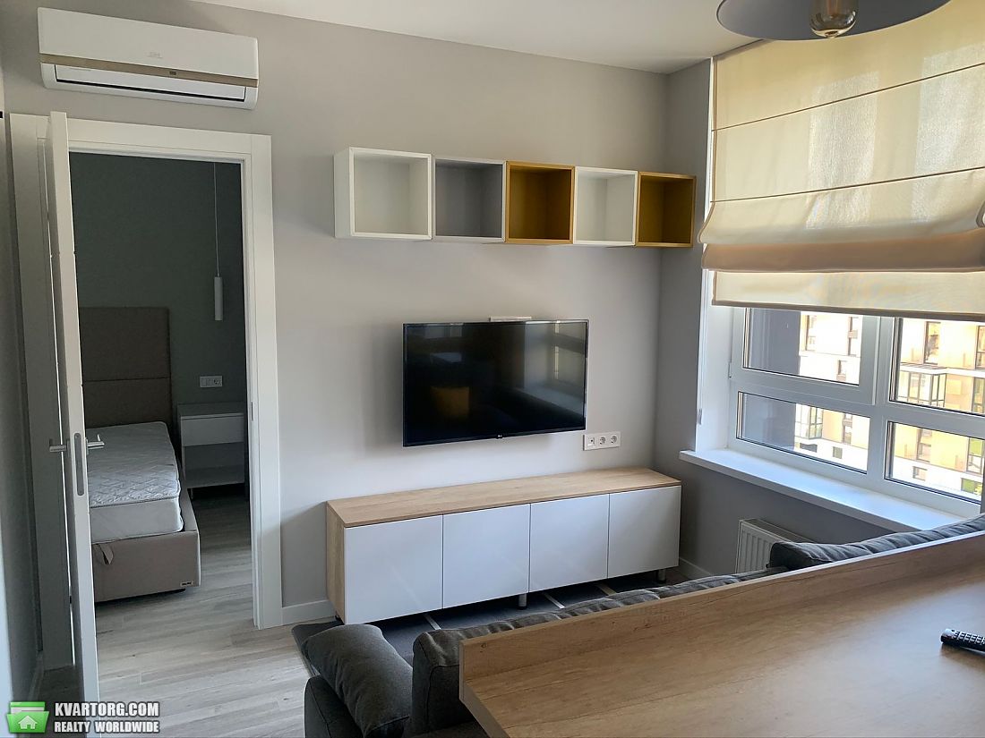 Rent out 1-room apartment. Киев,  Салютная — photo 7