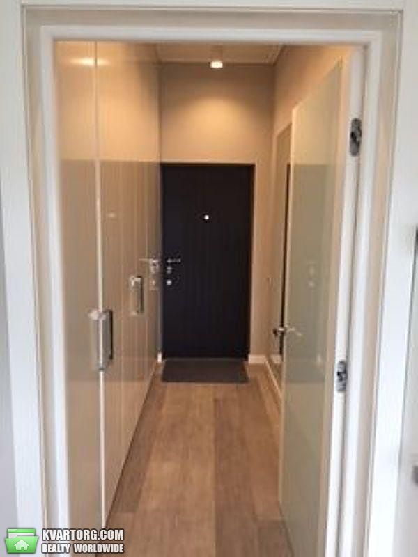 Rent out 2-room apartment. Киев,  Жилянская — photo 10