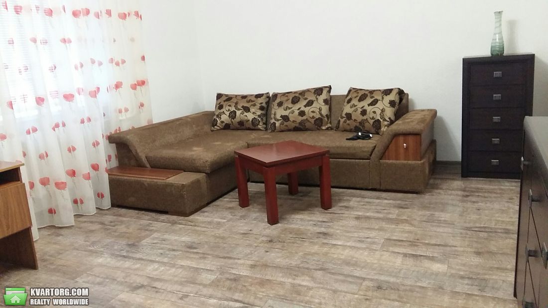 Rent out 2-room apartment. Днепропетровск, Комсомольская — photo 2
