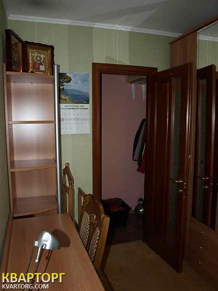 Rent out 2-room apartment. Киев,  Воссоединения пр — photo 4