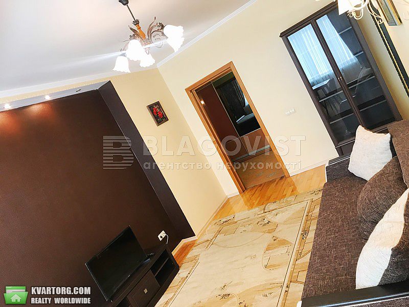 Rent out 2-room apartment. Киев,  Верховинная — photo 3