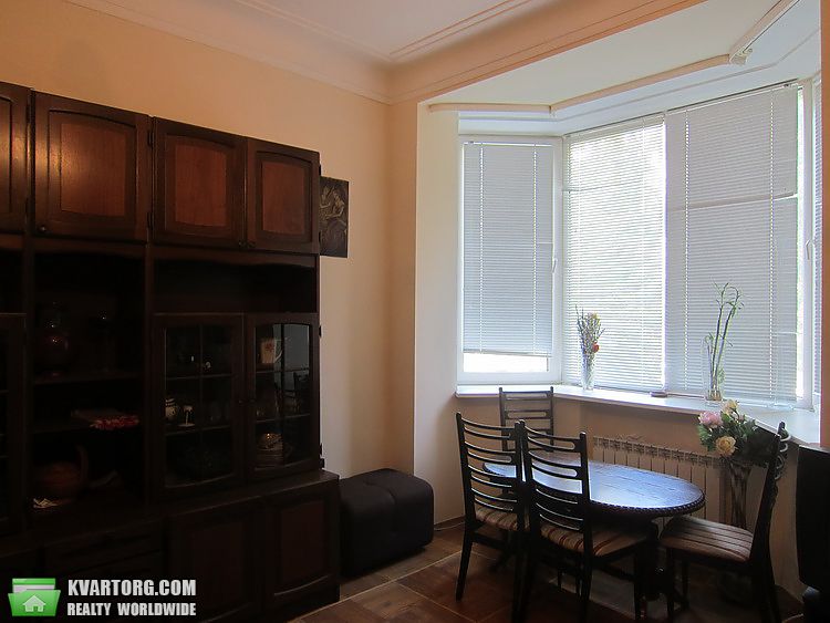 Rent out 2-room apartment. Киев,  Мазепы — photo 1