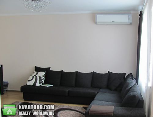 Rent out 3-room apartment. Киев, Бажана — photo 1
