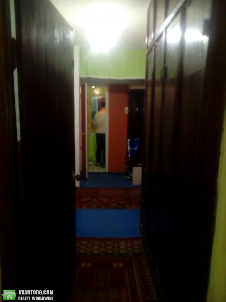 Rent out 2-room apartment. Киев, тычыны — photo 2