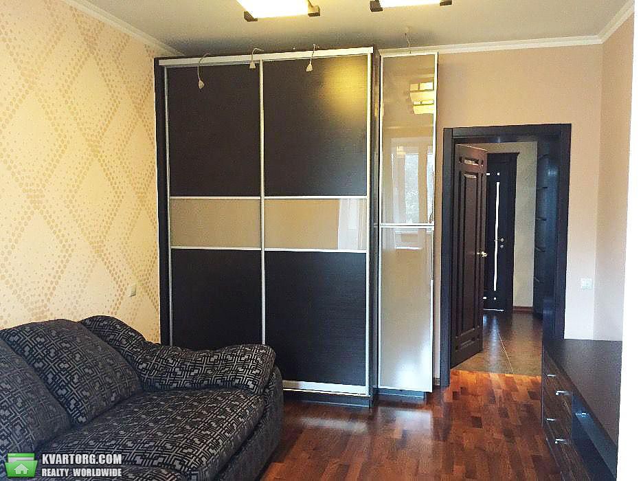 Rent out 3-room apartment. Киев,  Салютная — photo 5