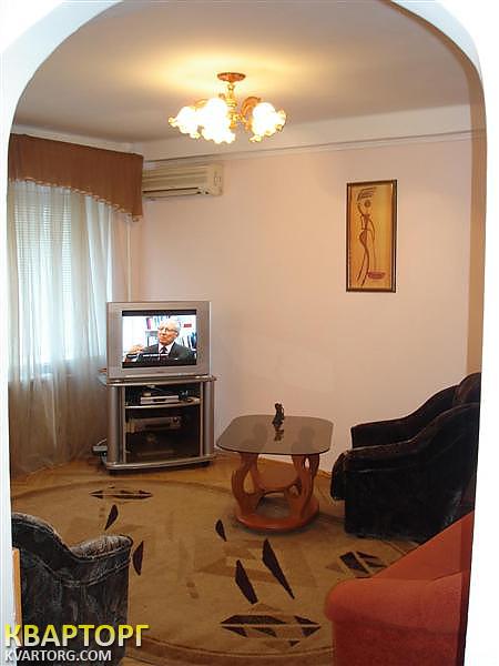Rent out 2-room apartment. Киев,  Чеховский пер — photo 5