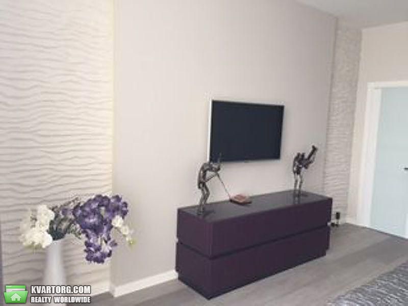 Rent out 2-room apartment. Киев,  Жилянская — photo 4