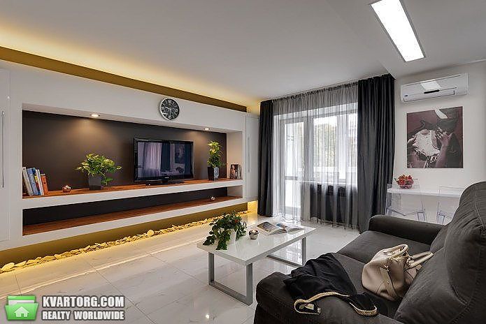 Rent out 2-room apartment. Киев,  Леси Украинки бул — photo 1