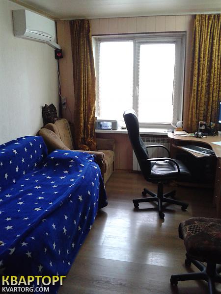 Sell 3-room apartment. Киев,  Маяковского — photo 1