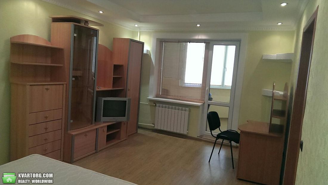 Rent out 3-room apartment. Киев, Иорданская — photo 3